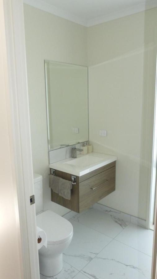 Modern Self Contained Apartment In Riverhead Экстерьер фото